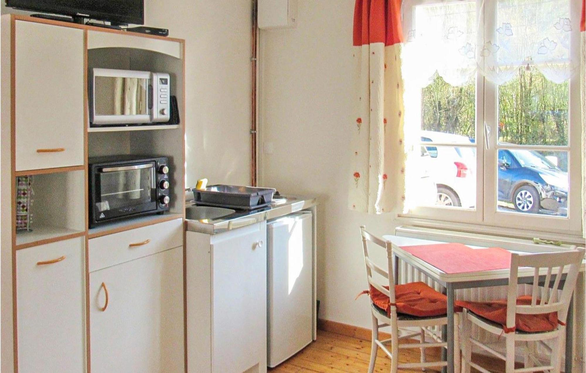 Gorgeous Apartment In Alette With Kitchenette Exterior foto